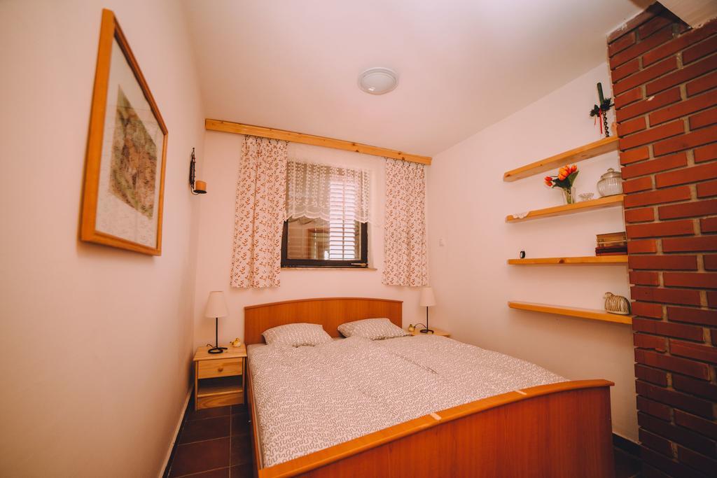 Holiday Home Castanea Praporcan Bagian luar foto